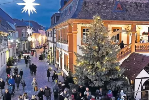 An den drei Adventssonntagen gingen die Besuchszahlen auf dem Freinsheimer Weihnachtsmarkt um jeweils 30 Prozent zurück.