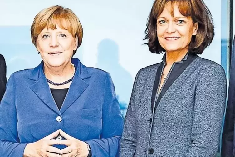 Eva Lohse mit Kanzlerin Angela Merkel bei einem Treffen der kommunalen Spitzenverbände.