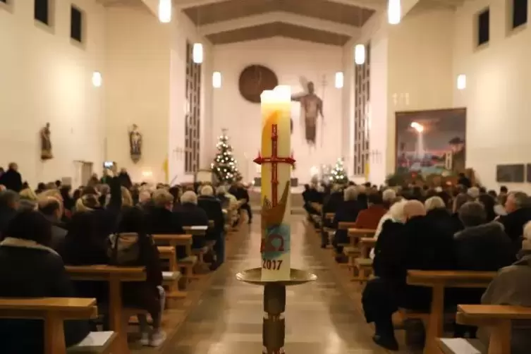 350 Menschen nahmen an dem ökumenischen Gottesdienst in Kandel teil.  Foto: Iversen