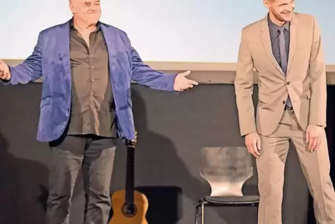 Präzise Beobachter: Volkmar Staub (links) und Florian Schroeder bei ihrem Auftritt in Mannheim.