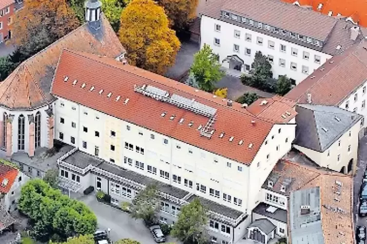 Wohnen und Gewerbe geplant: Ex-Bistumshaus St. Ludwig.