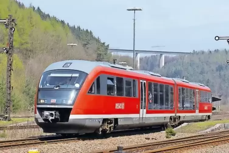 Arbeit f&uuml;r den Streckenagent gab es gestern, weil einer der st&ouml;ranf&auml;lligen &bdquo;Desiro&ldquo;-Triebwagen einen Motorschaden hatte. Deshalb