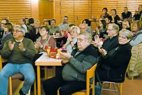 Den gelebten Zusammenhalt und das kulturelle Angebot im Dorf lobte der neue Verbandsgemeinde-Bürgermeister Frank Rüttger.
