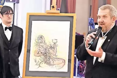 ... und von Rolf Ortner (l.) einen „Bacchus“.
