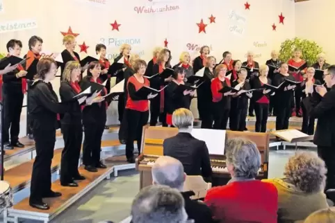 Ein Höhepunkt bei den Schauernheimer Sängerinnen war das Weihnachtskonzert, bei dem auf Deutsch, Englisch, Norwegisch und Dänisc
