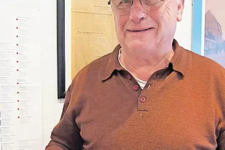 Rudi Haag mit seinem Bohnenschneider.