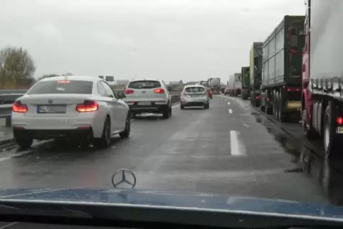Vier Stunden dauerte die Aktion, weitere Kontrollen der Autobahnpolizei sind angekündigt.  Foto: Polizei