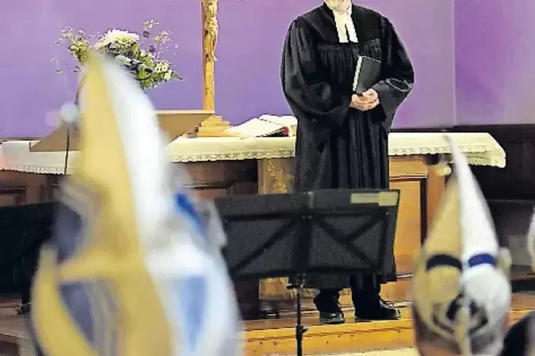 Pfarrer Thomas Kiefer beim Närrischen Gottesdienst im Jahr 2015.
