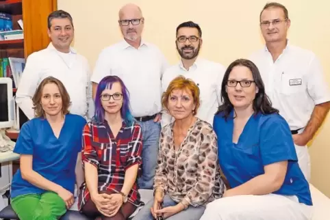 Das Kernteam des Zentrums für Chirurgie und Orthopädie: hinten von links die Ärzte Ahsam Din, Lars Gunther Hein, Irfan Halaceli 