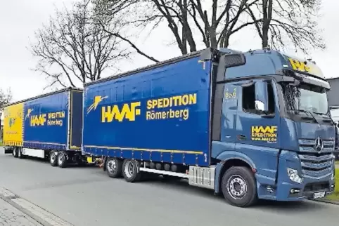 Der erste Giga-Liner rollt nach Kandel.