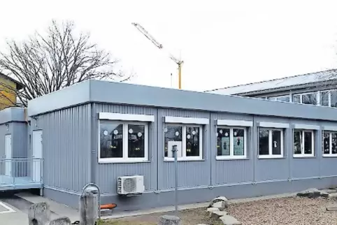 Für Sanierungsarbeiten an der Grund- und Mathilde-Hitzfeld-Schule in Kirchheimbolanden – hier einer der Behelfscontainer für die