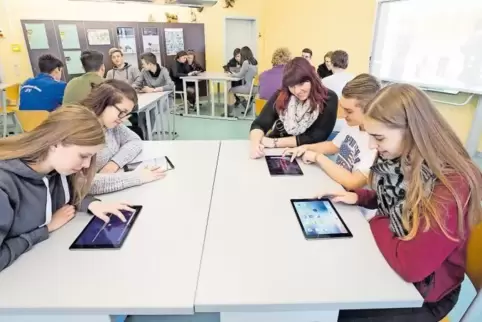 In der Medienkompetenzschule werden die Schüler auch mit und an iPads unterrichtet.