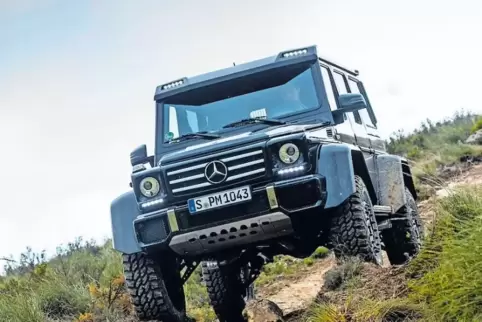 Ein Meter hohes Wasser ist kein Problem für das Mercedes-Sondermodell G 500 4x4².