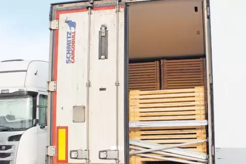 Kamen bei der Kontrolle ans Licht: gut gekühlte Paletten.