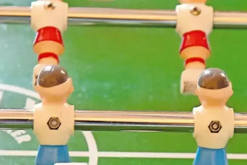 Tischfußball ist bei Kindern und Jugendlichen beliebt, deshalb gehört der Kicker quasi zur Grundausstattung eines Jugendzentrums