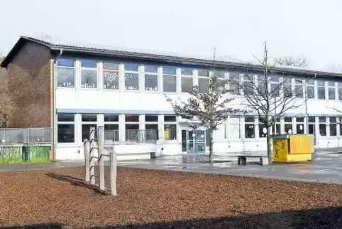 In diesem Gebäude der Zellertalschule gibt es zwei Treppenhäuser, die aber nicht miteinander verbunden sind. Das soll geändert w