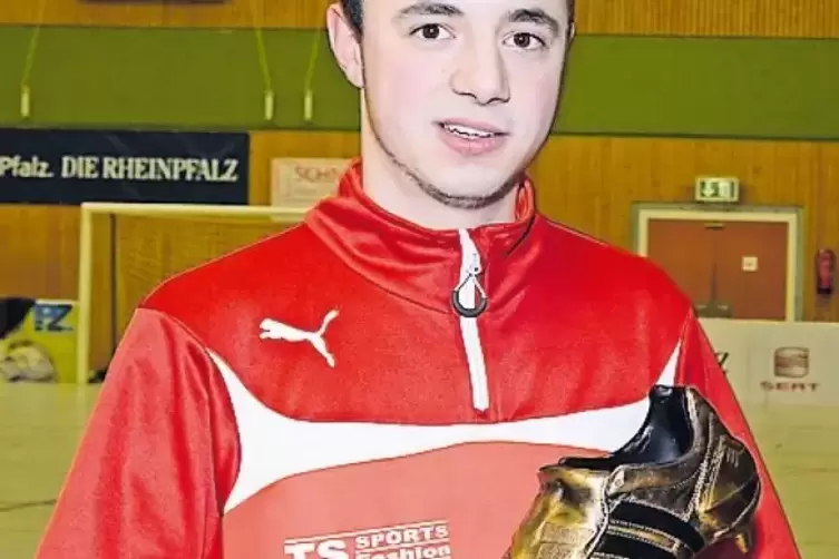 2015 erhielt Marcus Herrlich, damals noch beim SV Rot-Weiß, den Goldenen Schuh für den Torschützenkönig der Stadtmeisterschaft. 