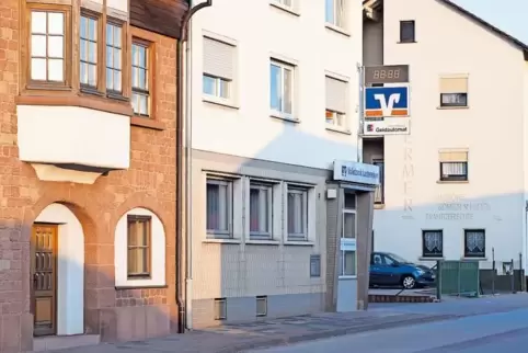 Im Landkreis Kaiserslautern hat die Volksbank Lauterecken Filialen in Olsbrücken und Otterbach (Foto).