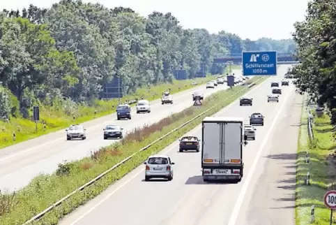 Noch ist die A 61 vierspurig – ein Ausbau auf sechs Spuren ist geplant.