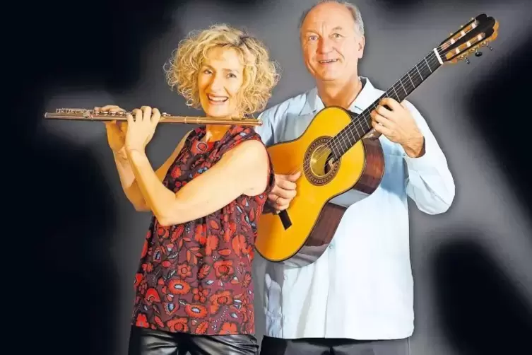 Renommierte Solisten aus dem Landkreis: Flötistin Christiane Meininger stammt aus Herschweiler-Pettersheim, Gitarrist Volker Höh