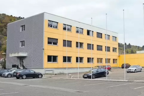 Das Reno-Verwaltungsgebäude in Thaleischweiler-Fröschen ist als Verwaltungssitz offenbar aus dem Rennen: Es ist angeblich nicht 
