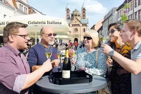 Drinnen und draußen: die Messe „Wein am Dom“ in Speyer. Das Bild entstand 2017.