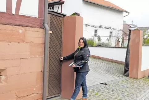 Karin Meyer geht für den guten Zweck gerne von Tür zu Tür und sammelt Spenden.