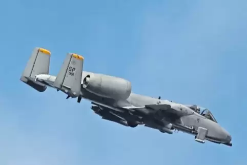 Die Übungsflüge von Militärjets empfinden viele Menschen als starke Belastung. Grund des Lärms sind Luftkampfübungen.