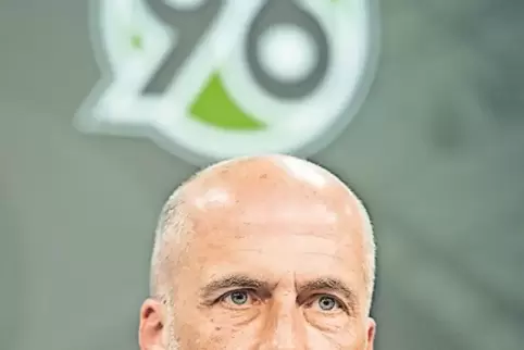Gut zwei Jahre nach dem Aus bei Hannover 96 zurück im Trainer-Job: Michael Frontzeck.