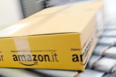 Nicht zuletzt dank des boomenden Online-Handels stieg der Amazon-Umsatz im vierten Quartal 2017 um 38 Prozent.