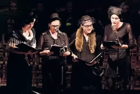 „Die Trauerschnallen“ (von links): Dominik Schumacher, Christina Benz, Christopher Herzberg, Aaron Laubensdörfer.