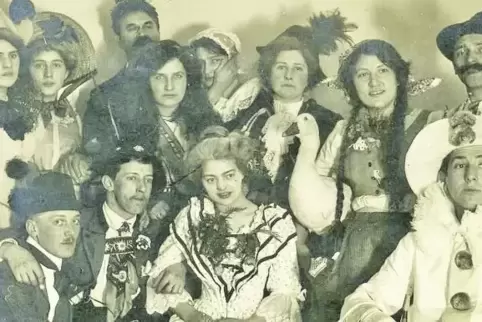 Fasnacht anno 1912 in Landau.