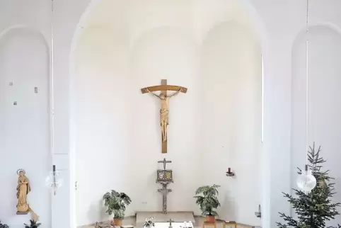Die katholische Kirche in Reifenberg soll renoviert werden. Kerzenruß, Risse, Feuchtigkeit und Wasserschäden haben das Innere so