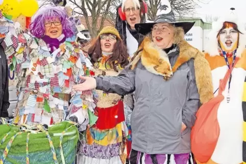 Die Altriper Fasnachter – im Bild die Altriper Narreblos – ziehen in diesem Jahr zum ersten Mal am Rosenmontag durch den Ort.