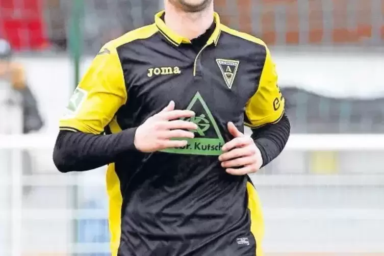 Nach neun Jahren beim FK Pirmasens trägt er nun das Trikot des Ex-Bundesligisten Alemannia Aachen: Alexander Heinze.