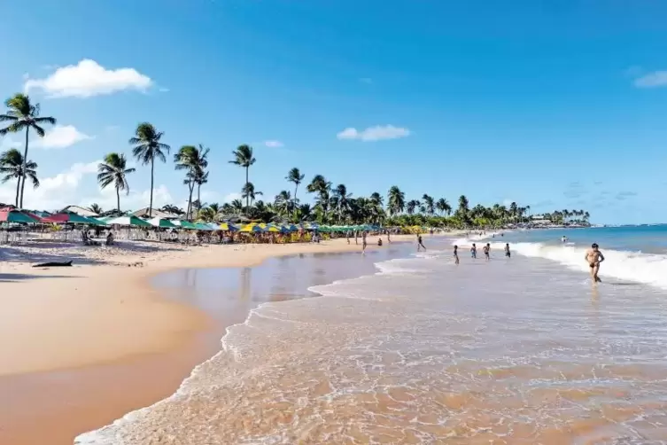 Sommer, Sonne, Strand (hier im brasilianischen Salvador de Bahia): So stellen sich viele Deutsche ihren Traumurlaub vor.