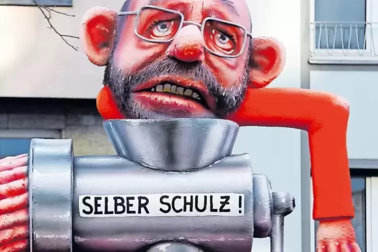 In Düsseldorf dreht sich SPD-Chef Schulz durch den Fleischwolf.