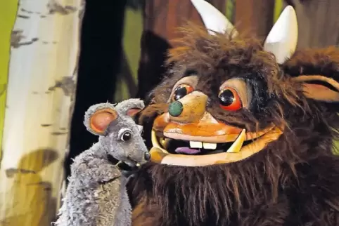 Liebevolle Kreatur: das große Grüffelo (rechts).