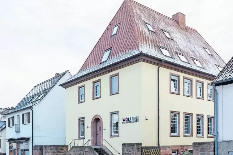 Das ehemalige Postgebäude in Waldmohr wurde vom neuen Eigentümer aufwendig saniert.
