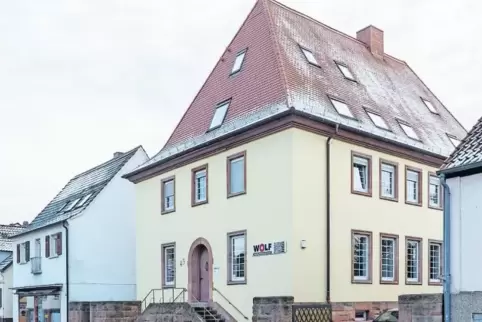 Das ehemalige Postgebäude in Waldmohr wurde vom neuen Eigentümer aufwendig saniert.