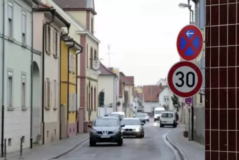 Mit Rückstaus ist zu rechnen: Blick in die Dürkheimer Straße.  Foto: BOLTE