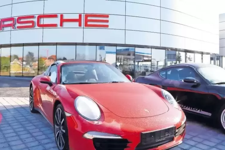 Im Mai war Spatenstich, in einem Monat soll das Porsche-Zentrum eröffnet werden.
