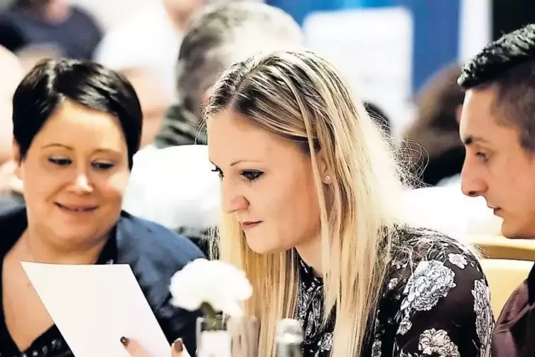 Die Rennreiterin Chiara Kehrer aus Knopp feierte ihren zweiten Platz bei der Sportlerwahl gestern im Kreis von Familie und Freun