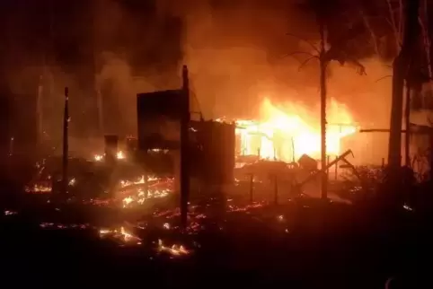 Bei dem Brand am frühen Donnerstagmorgen wurde das Gebäude vollständig zerstört.  Foto: Feuerwehr