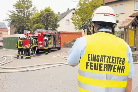 Hat der Feuerwehr nach fast 20 Jahren als Wehrleiter den Rücken gekehrt: Markus Schmidt (im Vordergrund). Zu den Gründen äußerte