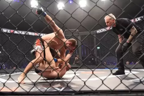 MMA-Kampf 2016 in der Eberthalle. Archivfoto: Kunz
