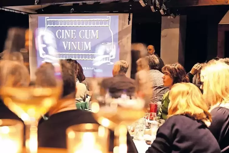 „Cine Cum Vinum“ lockte am Wochenende an den Burgtalweiher.
