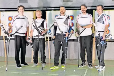 Aufgestiegen, aufgestiegen und aufgestiegen: Christian Breust, Felix Claus, Andreas Schuster, Patrick Gieger, Anton Bolle (von k