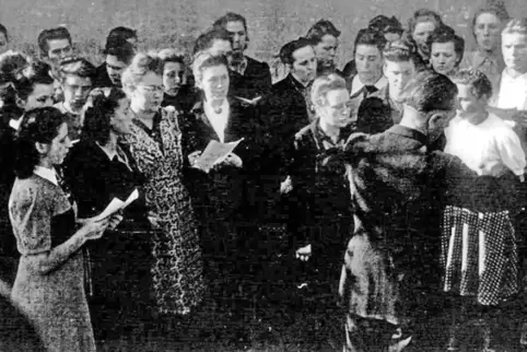 Der evangelische Kirchenchor ist wohl der älteste Verein in Göcklingen. Hier ein Konzert zur Glockenweihe 1950.
