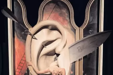 In dem Tanzstück „Hieronymus B.“ werden die Visionen des spätmittelalterlichen Malers Hieronymus Bosch lebendig.